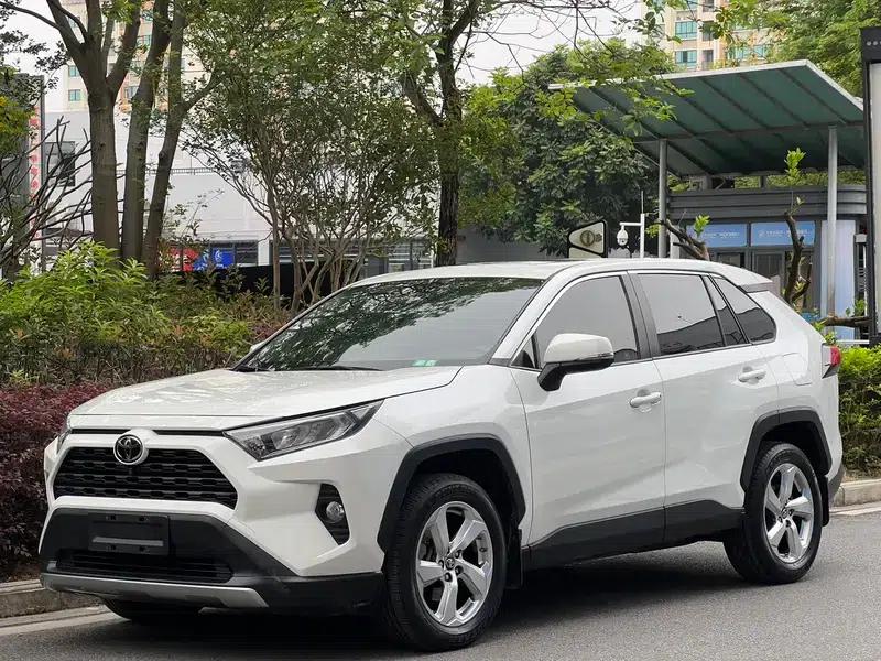 RAV4 2020 2.0L CVT 4WD Fashion Edition — миниатюра 1