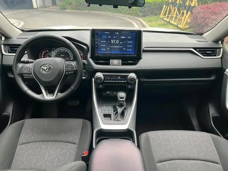 RAV4 2020 2.0L CVT 4WD Fashion Edition — миниатюра 18