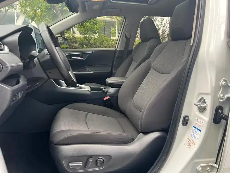 RAV4 2020 2.0L CVT 4WD Fashion Edition — миниатюра 27