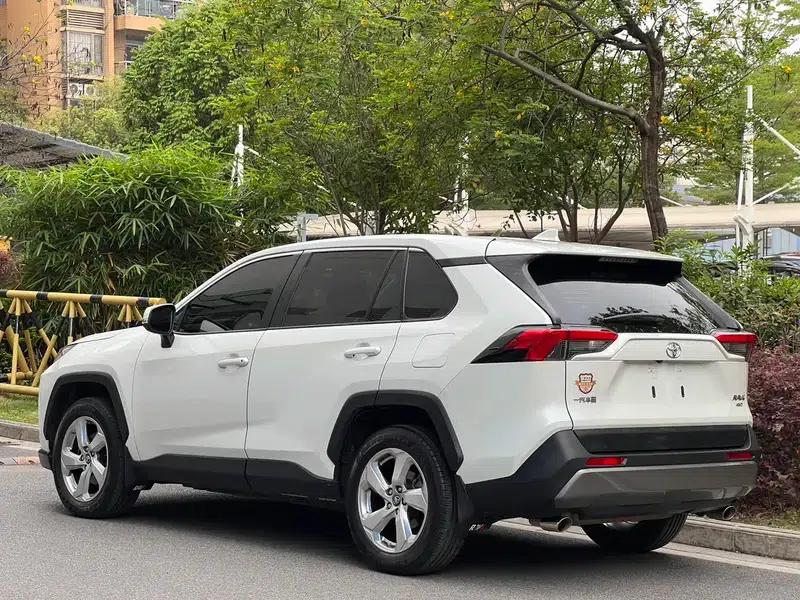 RAV4 2020 2.0L CVT 4WD Fashion Edition — миниатюра 4