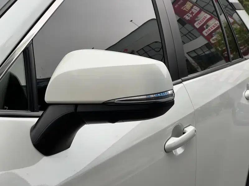 RAV4 2020 2.0L CVT 4WD Fashion Edition — миниатюра 9