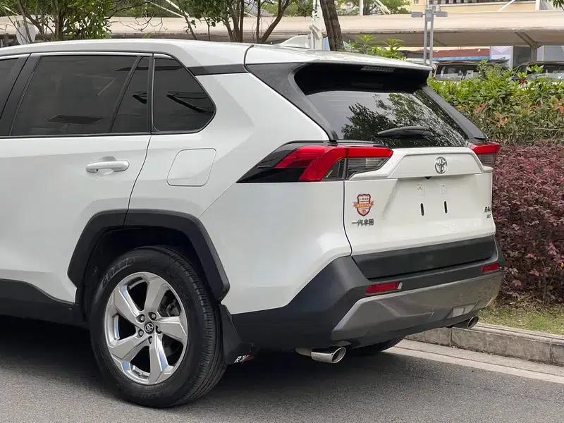 RAV4 2020 2.0L CVT 4WD Fashion Edition — миниатюра 10