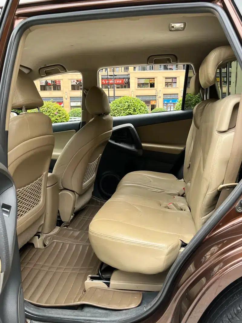 RAV4 2013 Special Edition 2.0L Automatic Classic — миниатюра 13