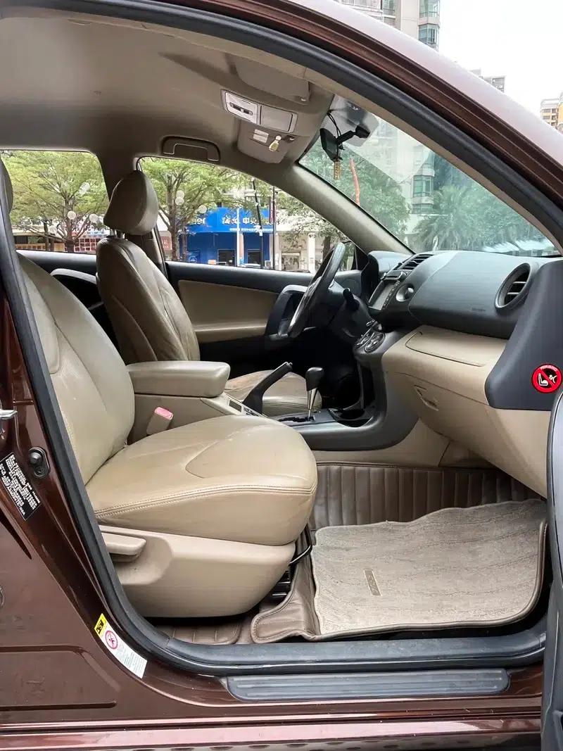 RAV4 2013 Special Edition 2.0L Automatic Classic — миниатюра 14