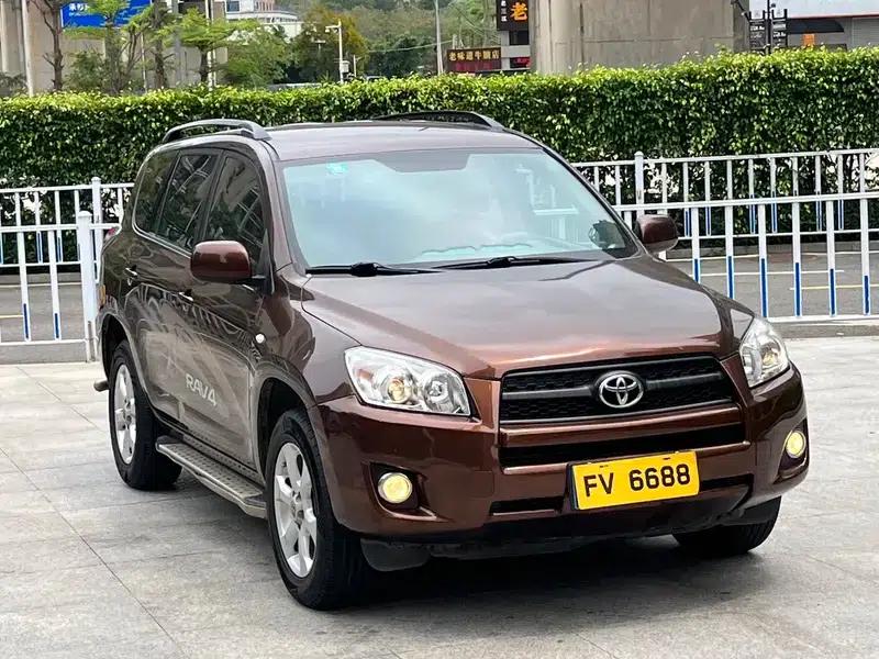 RAV4 2013 Special Edition 2.0L Automatic Classic — миниатюра 3