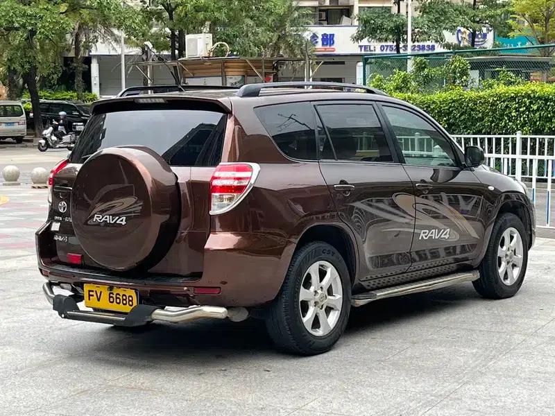 RAV4 2013 Special Edition 2.0L Automatic Classic — миниатюра 7