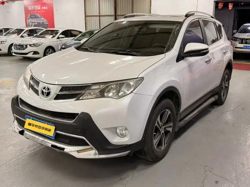 2015 RAV4 2.0L CVT 4WD Elite Edition — миниатюра 1