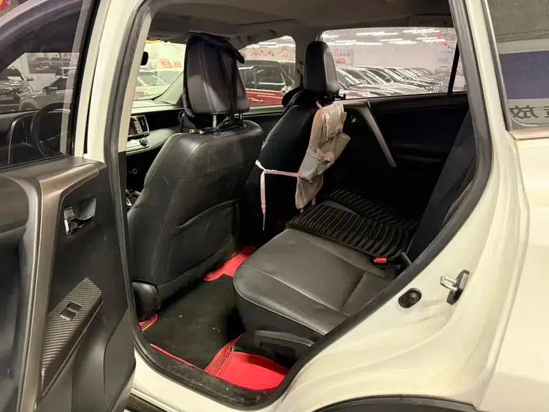 2015 RAV4 2.0L CVT 4WD Elite Edition — миниатюра 7