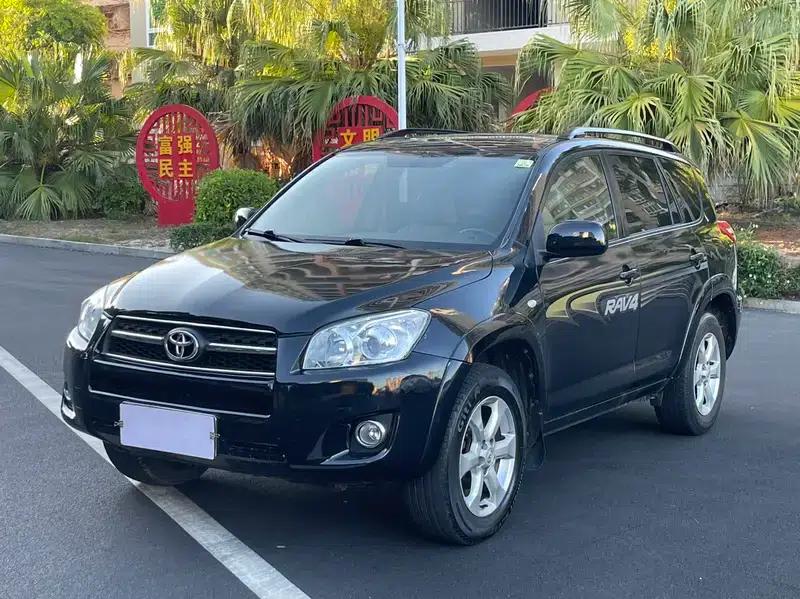2011 RAV4 2.4L Automatic 4WD Luxury Edition — миниатюра 1