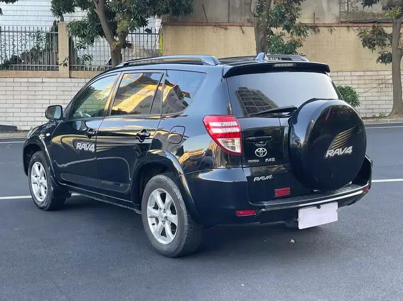 2011 RAV4 2.4L Automatic 4WD Luxury Edition — миниатюра 5