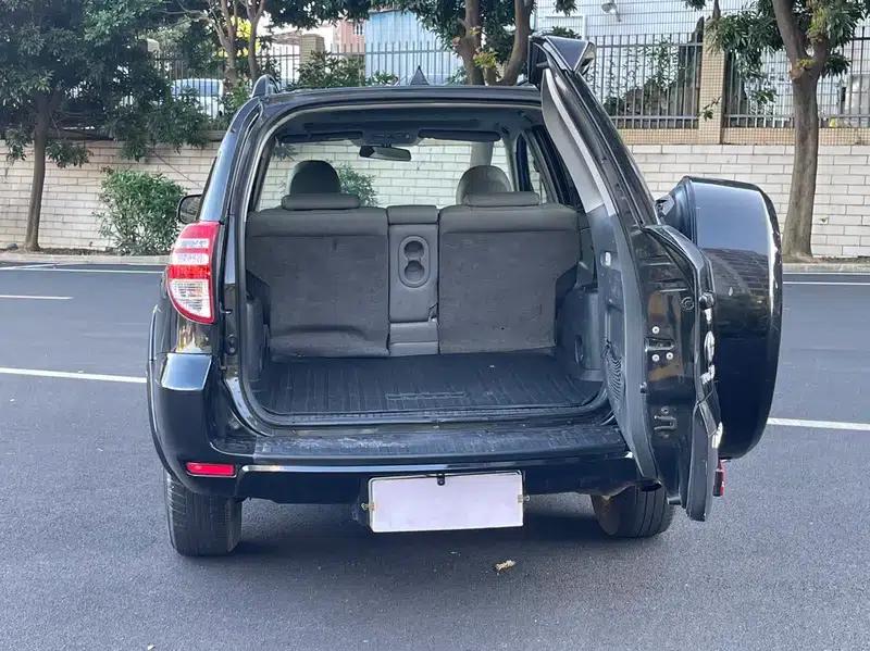 2011 RAV4 2.4L Automatic 4WD Luxury Edition — миниатюра 10