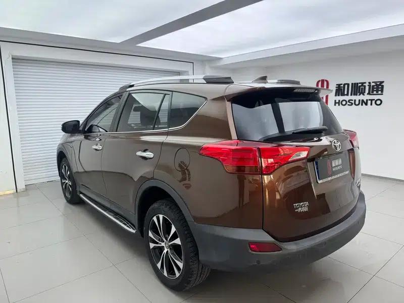 2015 RAV4 2.5L Automatic 4WD Luxury Edition — миниатюра 4