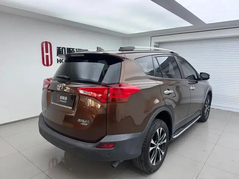 2015 RAV4 2.5L Automatic 4WD Luxury Edition — миниатюра 6