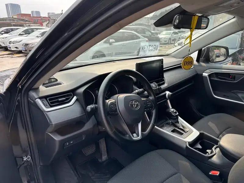 2022 Toyota RAV4 2.0L CVT 2WD Urban Edition — миниатюра 11