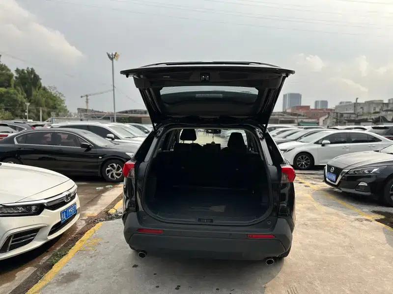 2022 Toyota RAV4 2.0L CVT 2WD Urban Edition — миниатюра 8