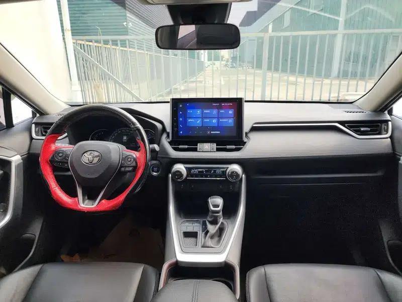 2021 RAV4 2.0L CVT 2WD Fashion Plus Edition — миниатюра 14