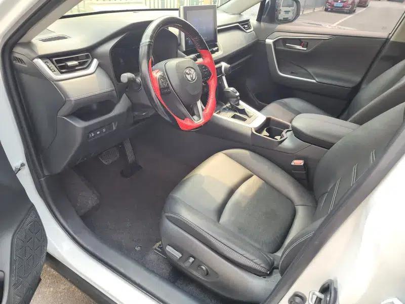 2021 RAV4 2.0L CVT 2WD Fashion Plus Edition — миниатюра 18