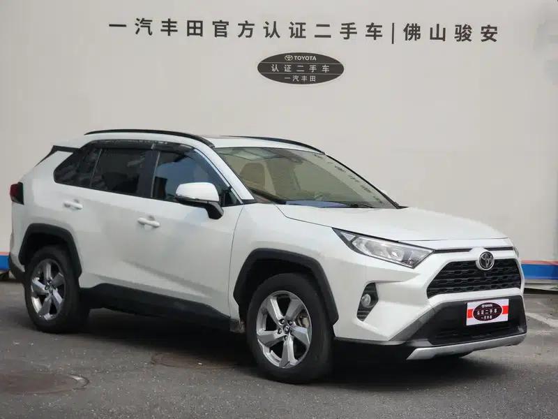 2021 RAV4 2.0L CVT 2WD Fashion Plus Edition — миниатюра 3