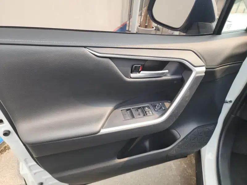 2021 RAV4 2.0L CVT 2WD Fashion Plus Edition — миниатюра 21