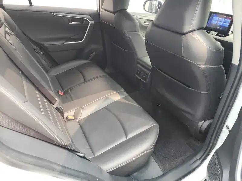 2021 RAV4 2.0L CVT 2WD Fashion Plus Edition — миниатюра 23
