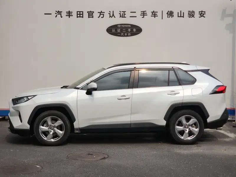 2021 RAV4 2.0L CVT 2WD Fashion Plus Edition — миниатюра 4