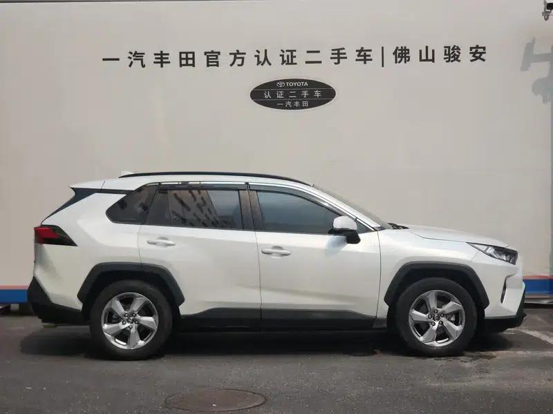 2021 RAV4 2.0L CVT 2WD Fashion Plus Edition — миниатюра 8