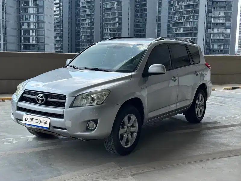 RAV4 2013 Special Edition 2.0L Automatic Classic — миниатюра 1