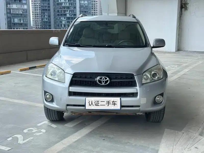 RAV4 2013 Special Edition 2.0L Automatic Classic — миниатюра 2