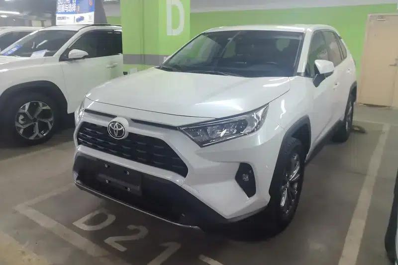 2023 RAV4 2.0L CVT 2WD Fashion Plus Edition — миниатюра 1