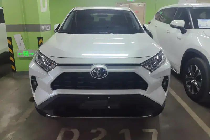 2023 RAV4 2.0L CVT 2WD Fashion Plus Edition — миниатюра 2