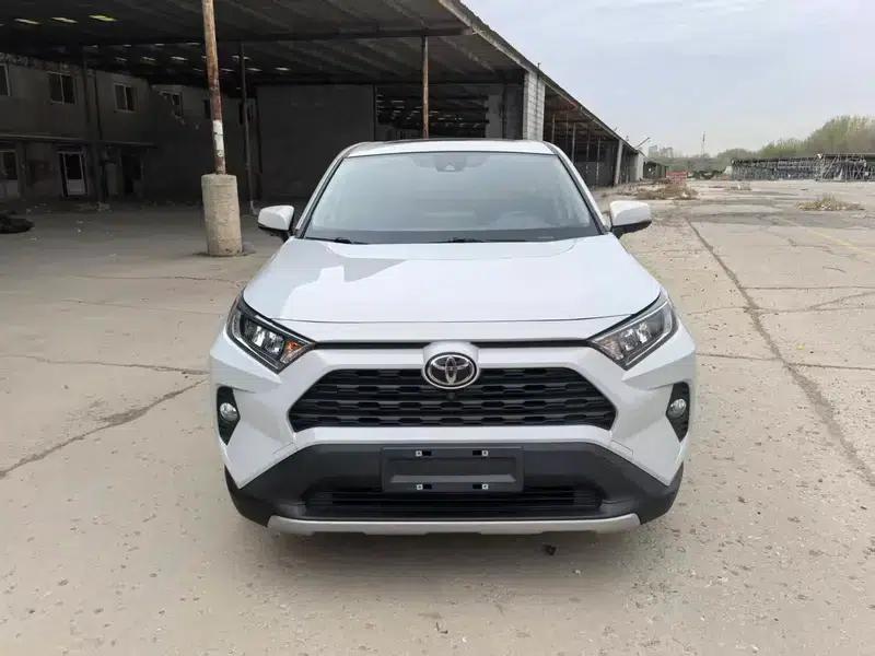 2022 RAV4 2.0L CVT 2WD Fashion Plus Edition — миниатюра 2
