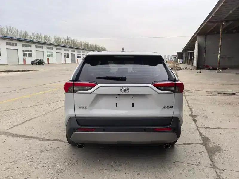 2022 RAV4 2.0L CVT 2WD Fashion Plus Edition — миниатюра 5