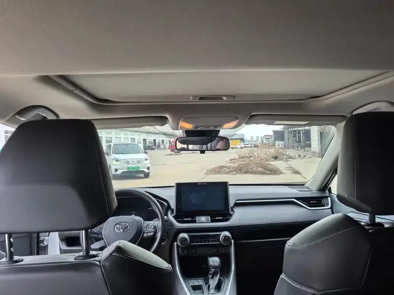 2022 RAV4 2.0L CVT 2WD Fashion Plus Edition — миниатюра 9