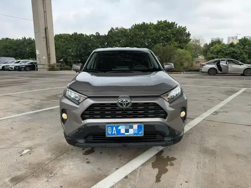 2021 RAV4 2.0L CVT 2WD Fashion Plus Edition — миниатюра 2