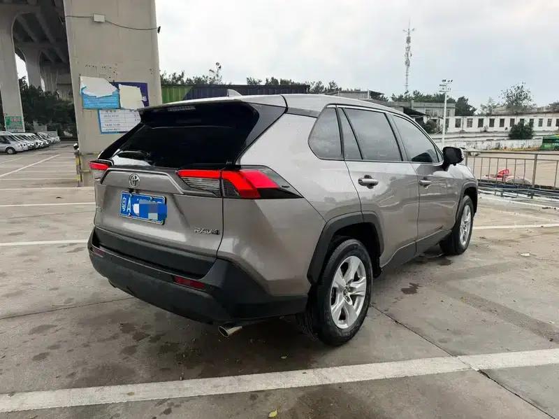 2021 RAV4 2.0L CVT 2WD Fashion Plus Edition — миниатюра 5