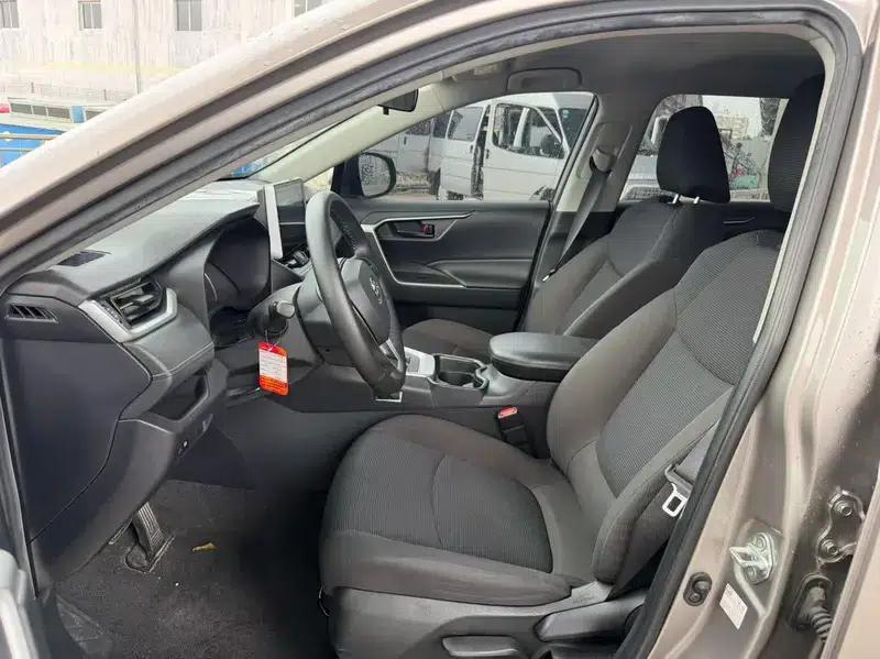 2021 RAV4 2.0L CVT 2WD Fashion Plus Edition — миниатюра 8