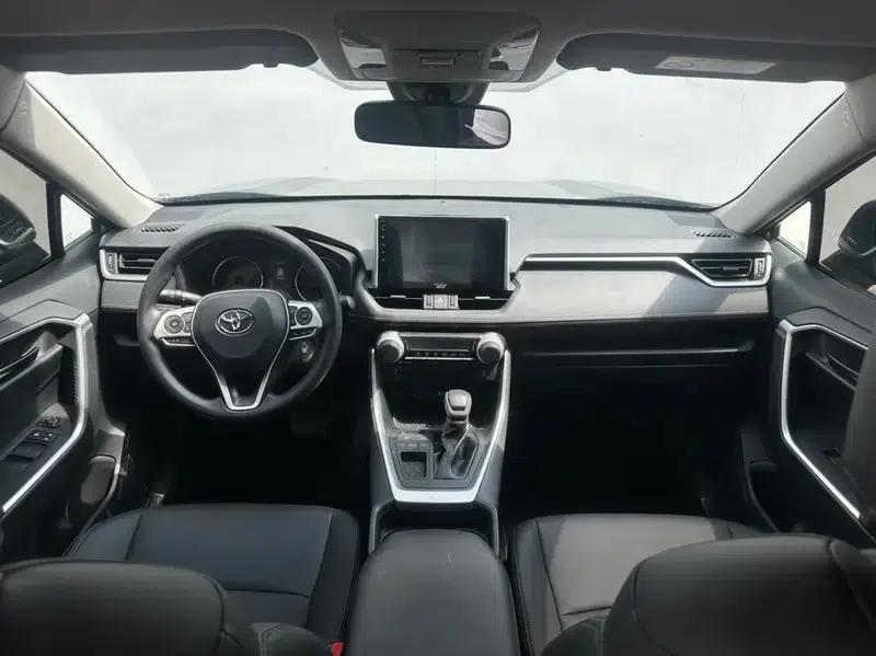 2020 RAV4 2.0L CVT 2WD Urban Edition — миниатюра 7