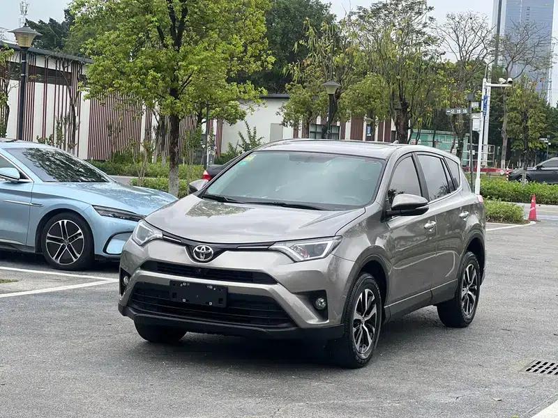 RAV4 2019 2.0L CVT 2WD Fashion Edition (China VI Emission Standard) — миниатюра 1