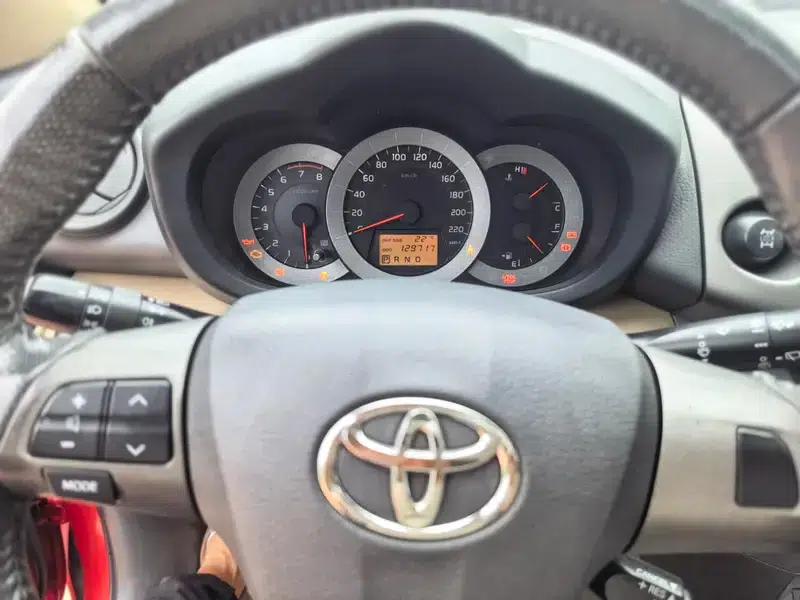 2011 RAV4 2.4L Automatic 4WD Luxury Edition — миниатюра 14