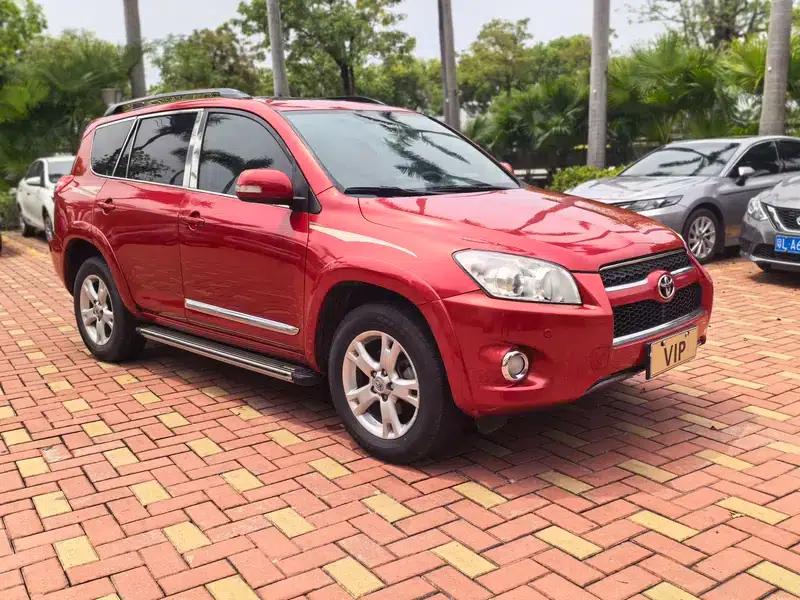 2011 RAV4 2.4L Automatic 4WD Luxury Edition — миниатюра 3