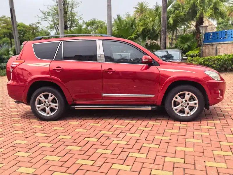 2011 RAV4 2.4L Automatic 4WD Luxury Edition — миниатюра 8