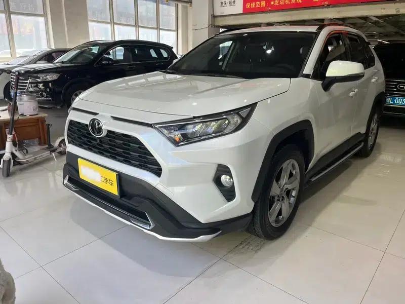 RAV4 2021 2.0L CVT 4WD Fashion Edition — миниатюра 1