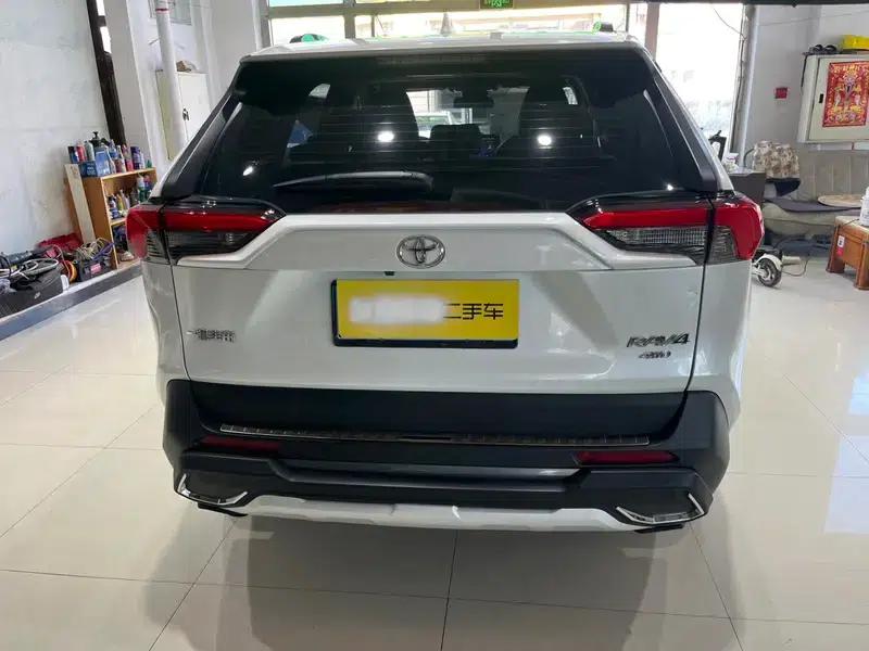 RAV4 2021 2.0L CVT 4WD Fashion Edition — миниатюра 5