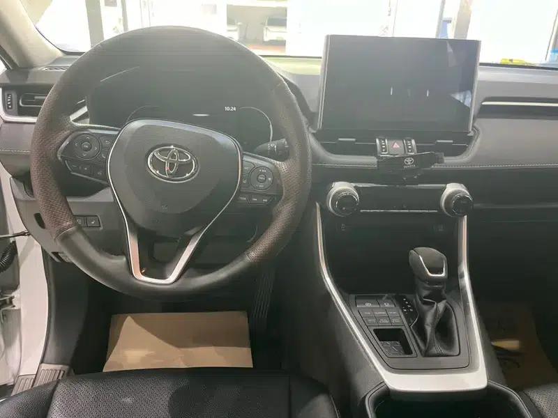 RAV4 2021 2.0L CVT 4WD Fashion Edition — миниатюра 7