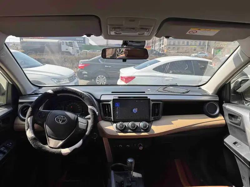 2016 RAV4 2.0L CVT 2WD Urban Edition — миниатюра 7