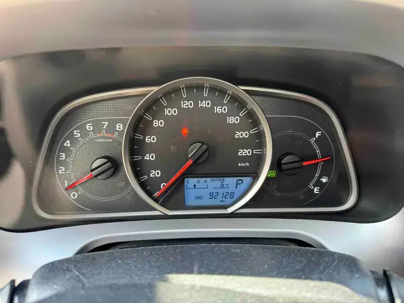 2016 RAV4 2.0L CVT 2WD Urban Edition — миниатюра 8