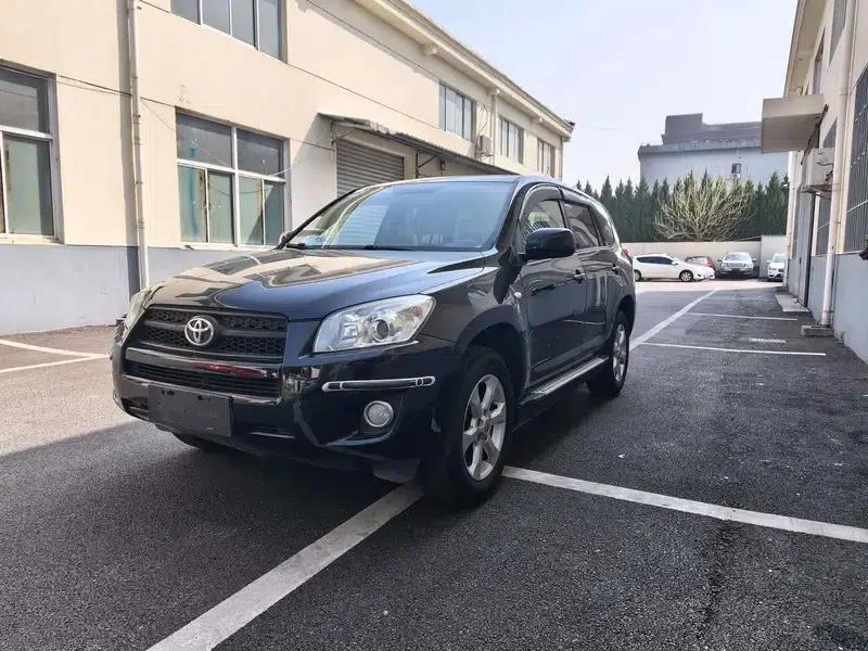 2011 RAV4 2.0L Automatic Luxury Edition — миниатюра 1