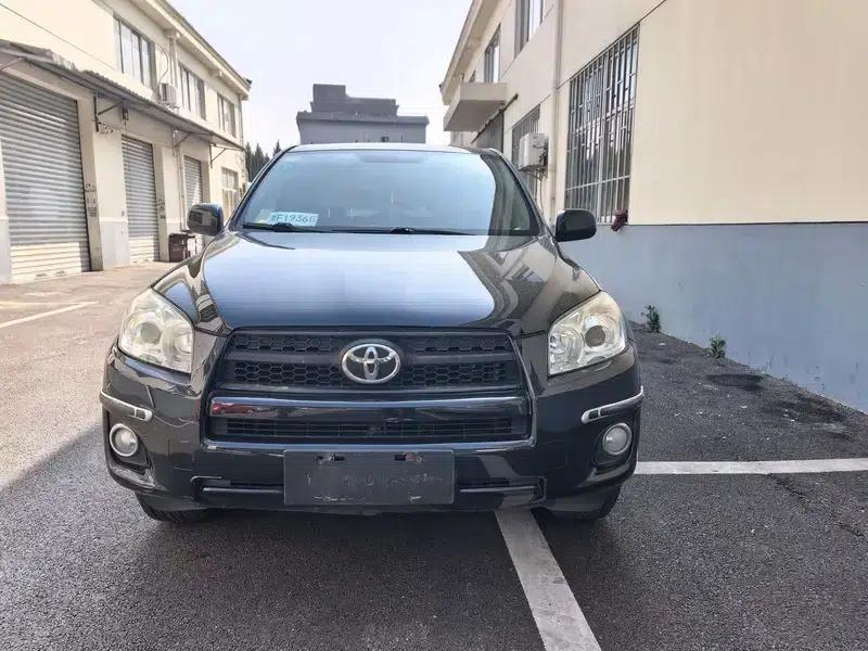 2011 RAV4 2.0L Automatic Luxury Edition — миниатюра 2
