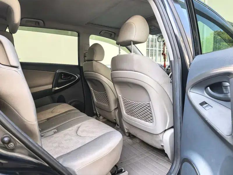 2011 RAV4 2.0L Automatic Luxury Edition — миниатюра 9