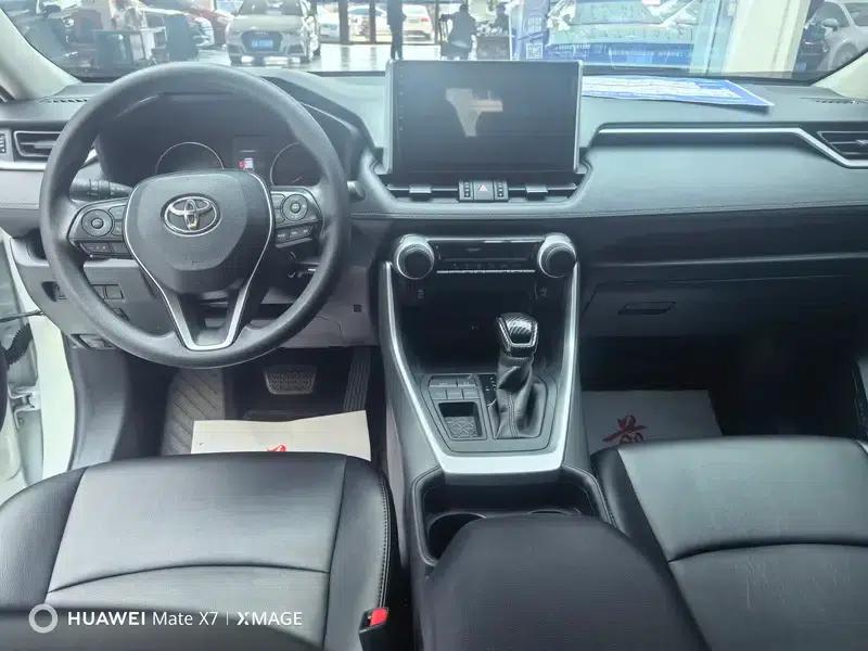 2021 Toyota RAV4 2.0L CVT 2WD Urban Edition — миниатюра 7